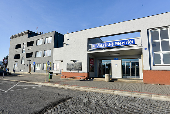Vlakové nádra�í ve Vala�ském Mezi�í�í �eká zásadní prom�na. (leden 2023)