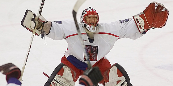 Branká Tomá Duba slaví na MS hokejist do 20 let v roce 2001