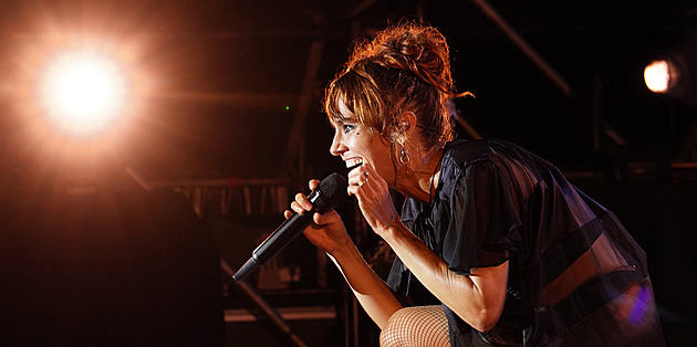 „Poničený a chraplavý“ hlas zpěvačky Zaz zazní na festivalu Metronome
