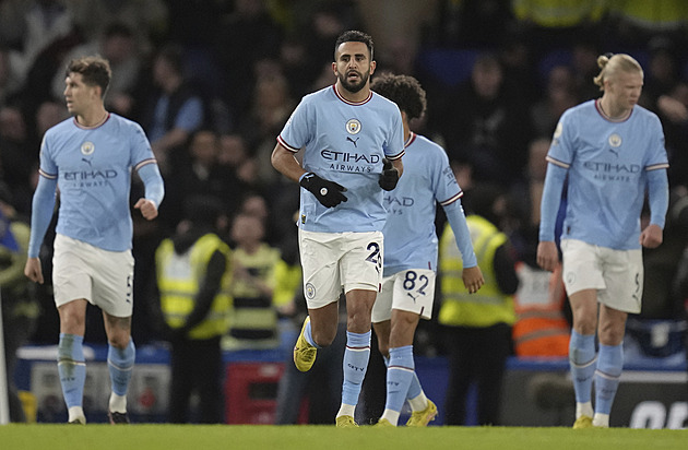 Fotbalisté City vyhráli na hřišti Chelsea a stáhli náskok vedoucího Arsenalu