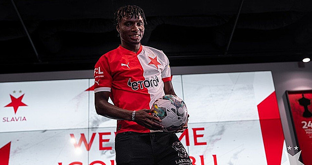 Slavia dál posiluje, z Lilleströmu přichází nigerijský stoper Ogbu