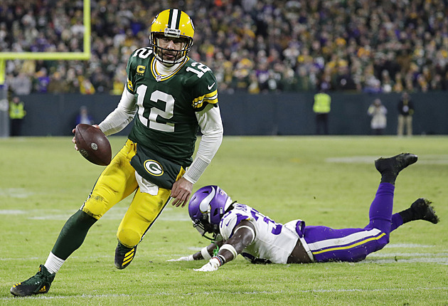 Zmizel do tmy a meditoval. Rodgers drží trh hvězd NFL v šachu a Packers váhají