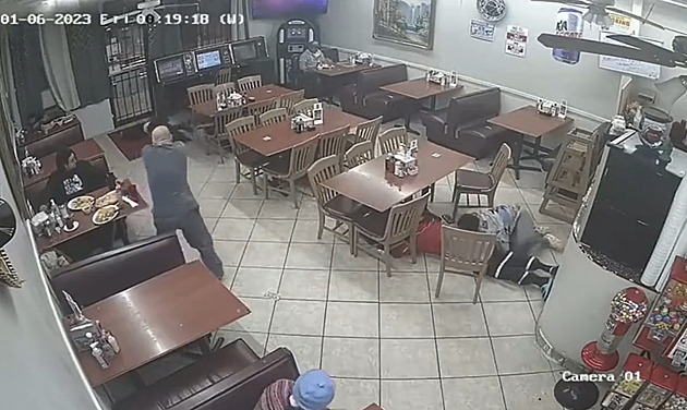Ozbrojenec v Texasu přepadl restauraci. Jeden z hostů ho zastřelil, byl v právu