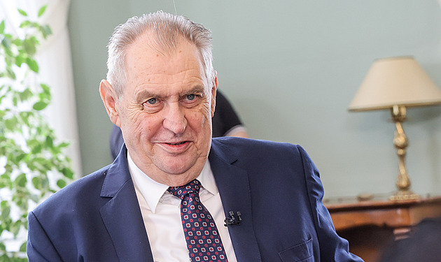 Prezident Zeman popřel tvrzení, že žádal premiéra Fialu o abolici