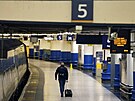 Britské elezniní stanice zejí prázdnotou, zamstnanci eleznic opt stávkují....