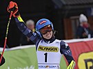 Mikaela Shiffrinová se raduje z vítzství v obím slalomu ve slovinské Kranjské...