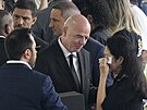 Gianni Infantino, prezident FIFA, kondoluje Marcii Aokiové, vdov po zesnulé...