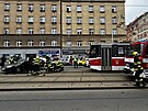 Nehoda tramvaje a osobního auta v Konvov ulici v Praze. (8. ledna 2023)