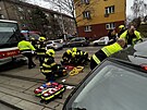 Nehoda tramvaje a osobního auta v Konvov ulici v Praze. (8. ledna 2023)