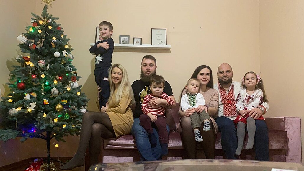 Momentka z cesty na Ukrajinu, kam se uprchlice Anna Rybak s d�tmi vydala za...