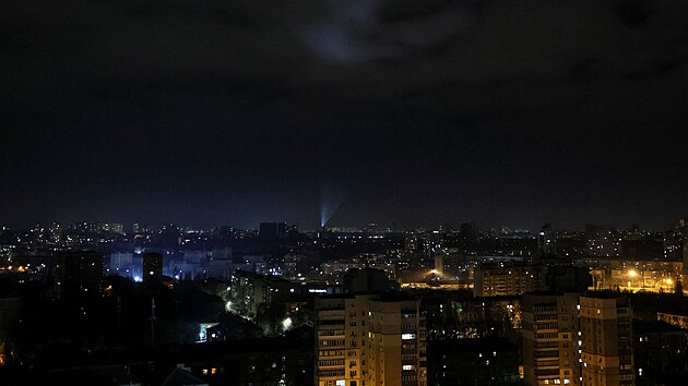 Ruská armáda v noci na pondělí opět bezpilotními letouny ostřelovala Kyjev a jeho okolí. (2. ledna 2023)