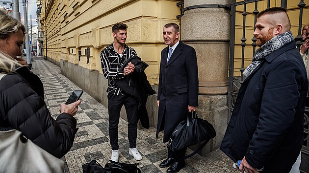 U soudu s bvalm premirem a kandidtem na prezidenta Andrejem Babiem a jeho nkdej spolupracovnic Janou Nagyovou dolo na zvren ei. (5. ledna 2023)