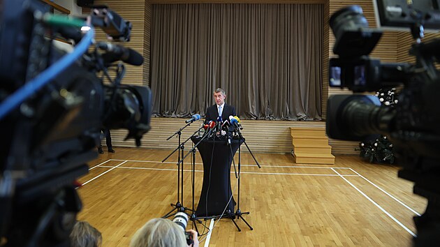 Andrej Babi na tiskovm brfinku v Sokolovn Prhonice. (9. ledna 2023)