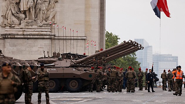 Francouzsk obrnn vozidla AMX-10 RC. (14. ervence 2021)