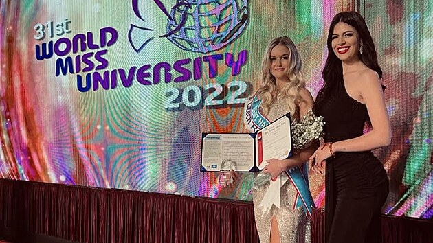 Devatenctilet Sarah Horkov z Velkch Pavlovic na Beclavsku uspla na globln souti krsy World Miss University v jihokorejskm Soulu, kde vybojovala titul za nejlep nrodn odv a v hlavnm hodnocen byla sedm.
