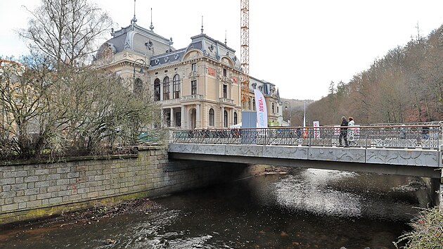 V Karlovch Varech byl stavnostn oteven Festivalov most pes eku Teplou.