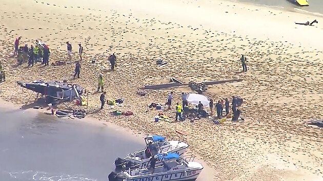 Srka dvou vrtulnk v australskm Gold Coast, pi kter zemeli tyi lid. (2. ledna 2023)