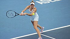 Markéta Vondrouová ve tvrtfinále turnaje v Adelaide.