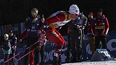 Norský lya Johannes Hösflot Klaebo vyhrál i pátou etapu Tour de Ski, sprint...