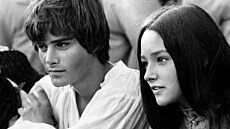 Hlavní pedstavitelé filmu Romeo a Julie z roku 1968 Leonard Whiting a Olivia...