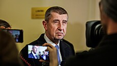 U soudu s bývalým premiérem a kandidátem na prezidenta Andrejem Babi�em a jeho...