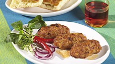 Hotov evapii podvme obloen cibul a lepinjou.