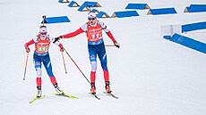 Adam Václavík p�edává Jessice Jislové b�hem singl mix �tafety ve slovinské...