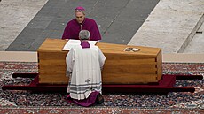 Pohřeb emeritního papeže Benedikta XVI. se koná na Svatopetrském náměstí ve... | na serveru Lidovky.cz | aktuální zprávy
