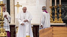 Nynjí pape Frantiek na pohbu emeritního papee Benedikta XVI. (5. ledna...