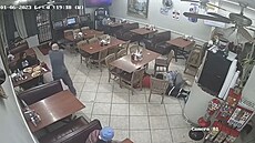 Ozbrojený lupi pepadnul texaskou restauraci v Houstnu. Jeden ze zákazník na...