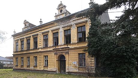 Budova bývalé koly v obci Hruka na Prostjovsku, o jejím zbourání i...