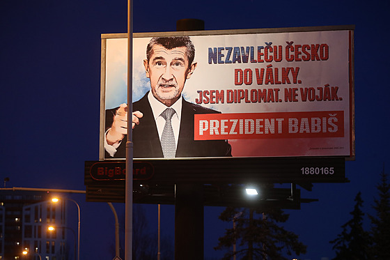 Volby 2023 | Měl tam být generál, ne voják, omlouvá billboardy Babiš. Ve  videu už mluví jinak - iDNES.cz