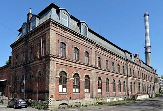 Historická Lembergerova textilní továrna unikla demolicím, objekt i okolní...
