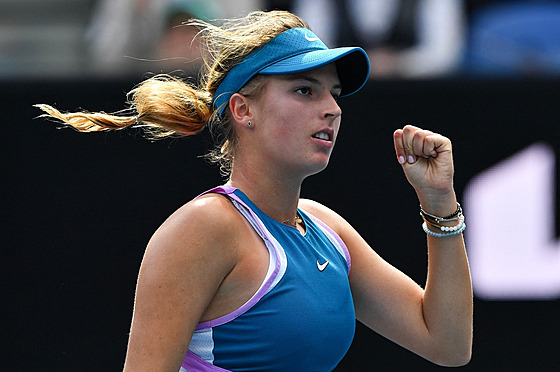 Linda Fruhvirtová se raduje z úspné výmny ve druhém kole Australian Open.