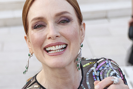 Hereka Julianne Moore (2022)