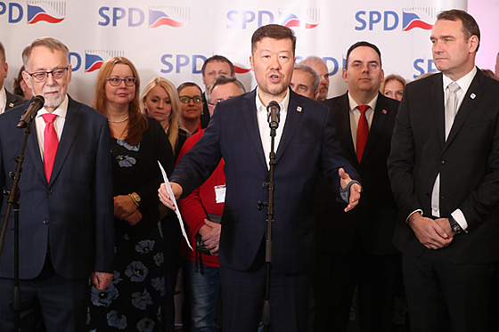 Tomio Okamura spolen s prezidentským kandidátem Jaroslavem Jaroslavem Batou...