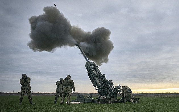 Ukrajinci efektivně používají proti Rusům kazetovou munici, uvedly USA
