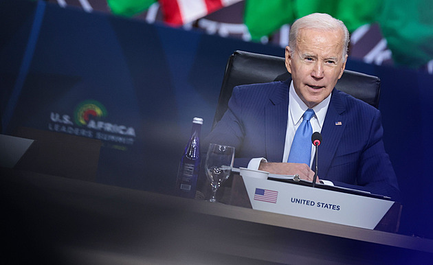 Biden zavelel k námluvám s Afrikou, snaží se zastavit expanzi Číny