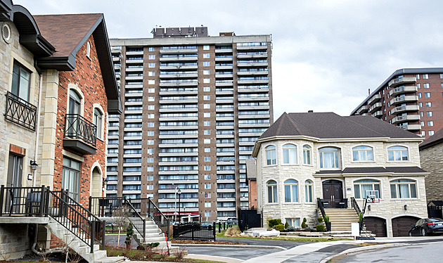 Kanada chce podpořit dostupnost bydlení, zakázala nákupy domů cizincům