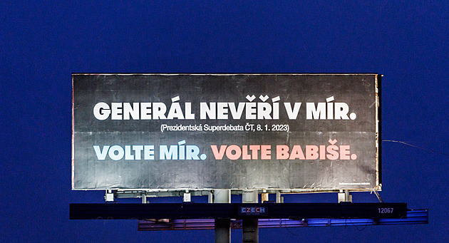 Hnus velebnosti, nejradši bych se na to... Pavel zatratil billboardy slovy Kelišové