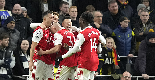 ONLINE: Odskočí rivalům? Arsenal v dohrávce čelí Evertonu, v akci i Liverpool