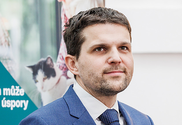 Daně jsme zvýšit museli, rodičovská i důchody porostou, říká ministr Hladík