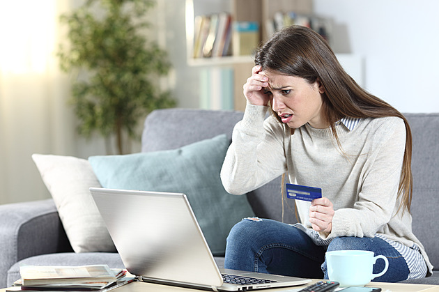 Zaplatili v e-shopu, na zboží marně čekají. Kterým portálům se raději vyhnout