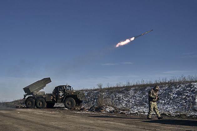 Zničila je dělostřelba a rakety. Kyjev hlásí sto mrtvých Rusů u Soledaru