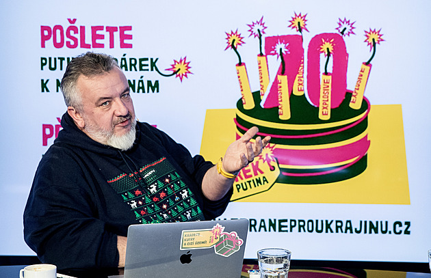 Rajchla chci vzít na Ukrajinu, Zelenského po válce na pivo, říká organizátor sbírky