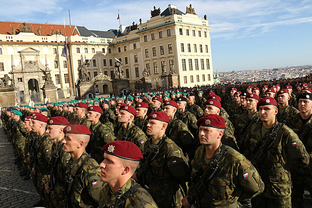 Armáda posiluje, tento rok chce přijmout 2200 nových vojáků