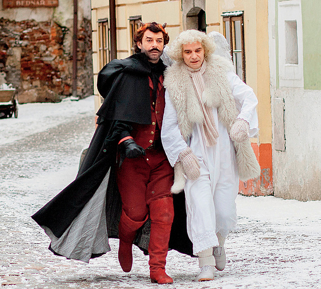 RECENZE: Válka s Hitlerem, žádný odsun. Epstein upravil dějiny a vznikl velký román