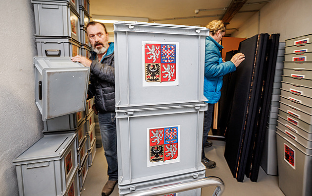 Přemluv bábu. Volba poštou prošla, reputační problém zůstává