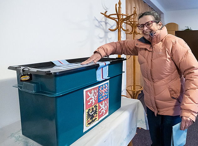 Chalupář Petr Pavel je v Čermné jako doma, získal tu 77 procent hlasů