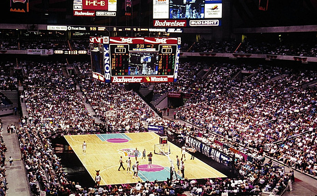 Při návratu basketbalistů San Antonia do staré haly se čeká divácký rekord